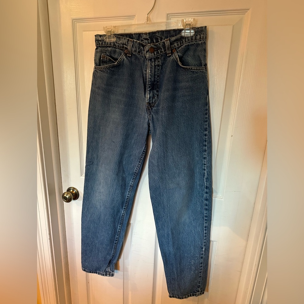 Vintage Levi’s. 39” waist to hem. 29” inseam, 31” waist.